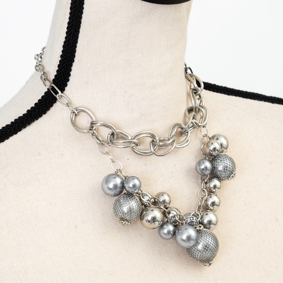 Bold chunky contemporary large beaded metallic silver necklace New Directions - Picture 4 of 10